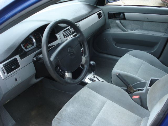 2005 Suzuki Forenza XR