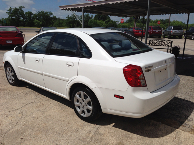 2005 Suzuki Forenza XR