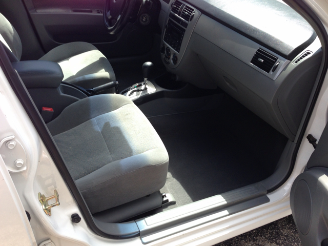 2005 Suzuki Forenza XR