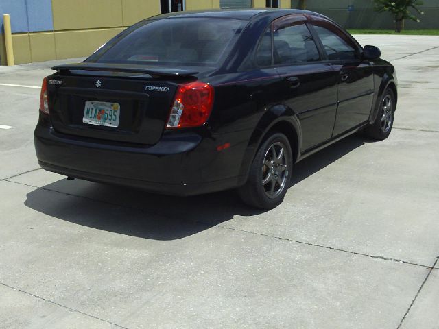 2005 Suzuki Forenza XR