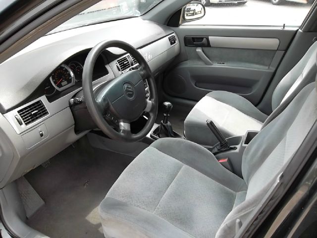 2005 Suzuki Forenza LS Flex Fuel 4x4 This Is One Of Our Best Bargains