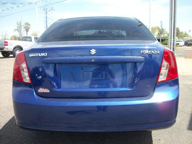 2005 Suzuki Forenza XR