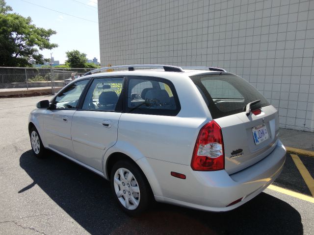 2005 Suzuki Forenza AWD - Luxury Collection