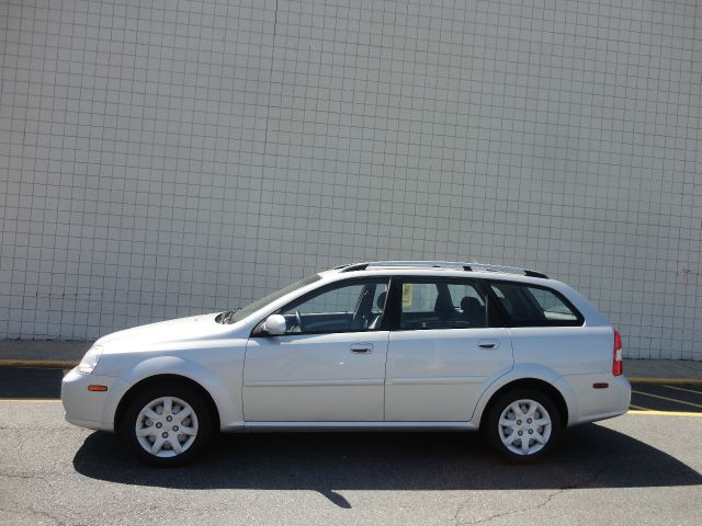 2005 Suzuki Forenza AWD - Luxury Collection