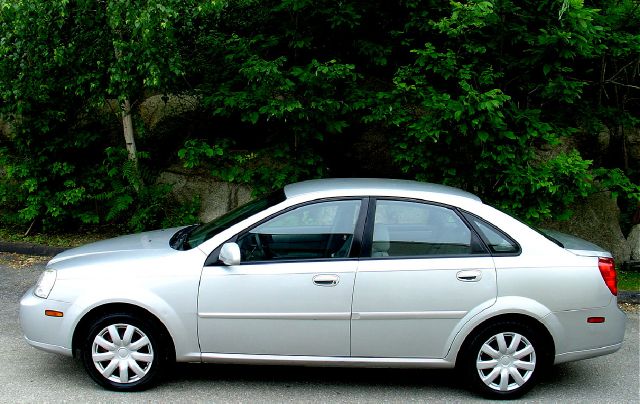2005 Suzuki Forenza XR