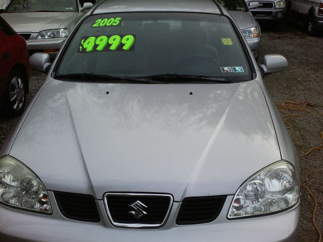 2005 Suzuki Forenza XR