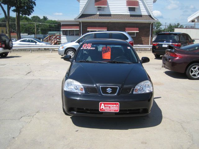 2005 Suzuki Forenza XR