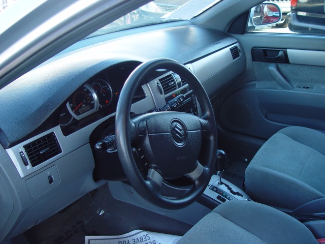 2005 Suzuki Forenza XR