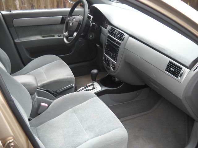 2005 Suzuki Forenza XR