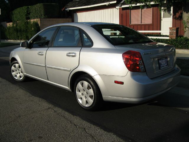 2006 Suzuki Forenza Base