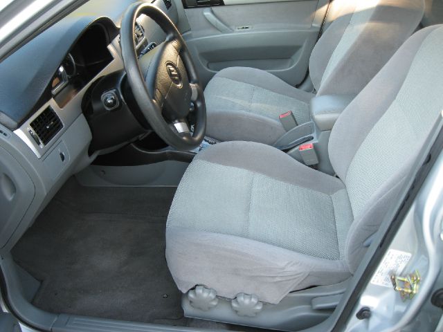 2006 Suzuki Forenza Base