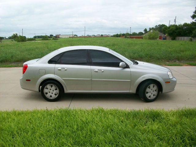 2006 Suzuki Forenza Base