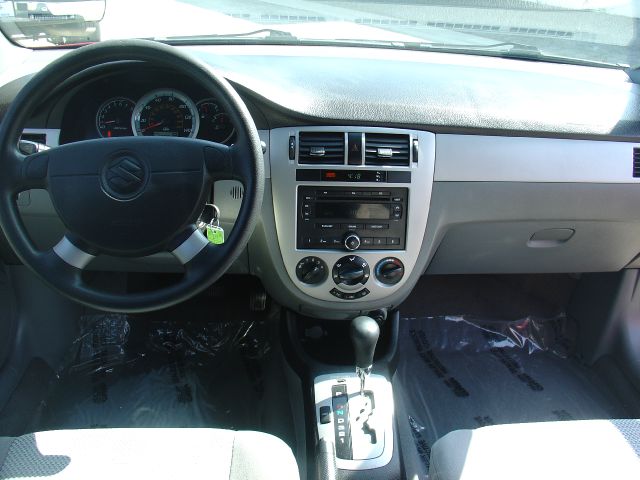 2006 Suzuki Forenza Base