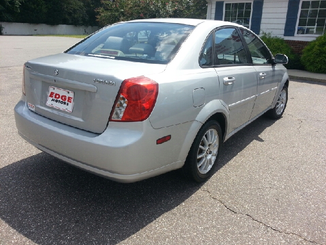 2006 Suzuki Forenza Base