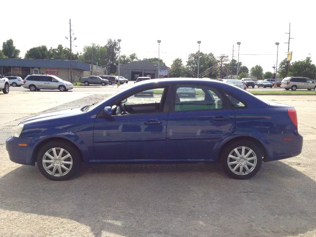 2006 Suzuki Forenza Base