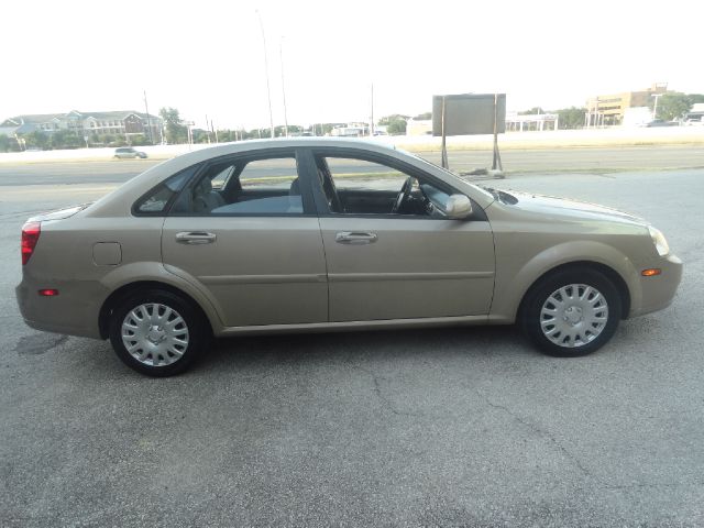 2006 Suzuki Forenza Base