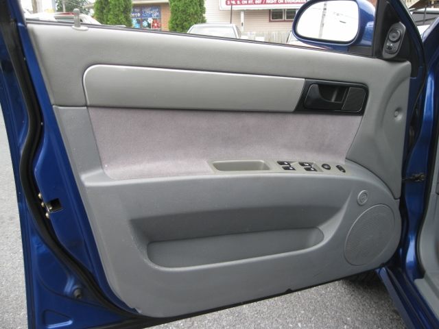 2006 Suzuki Forenza Base
