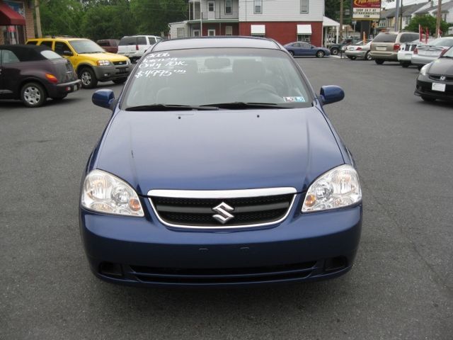 2006 Suzuki Forenza Base
