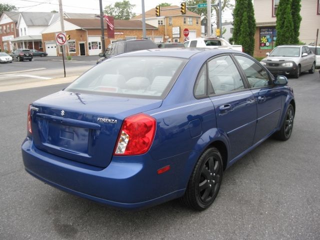2006 Suzuki Forenza Base