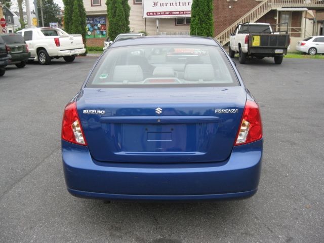 2006 Suzuki Forenza Base