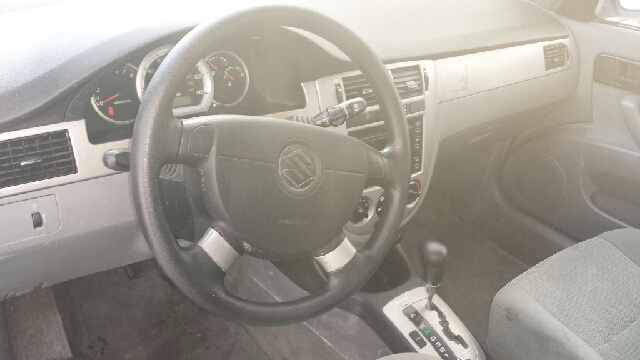 2006 Suzuki Forenza Base