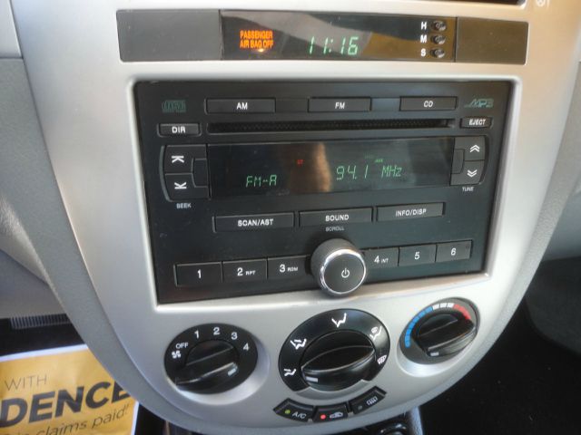 2006 Suzuki Forenza Base