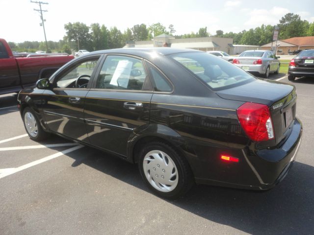 2006 Suzuki Forenza Base