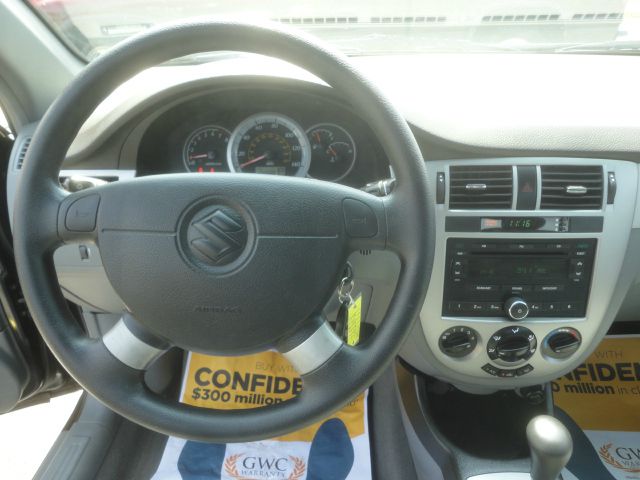2006 Suzuki Forenza Base