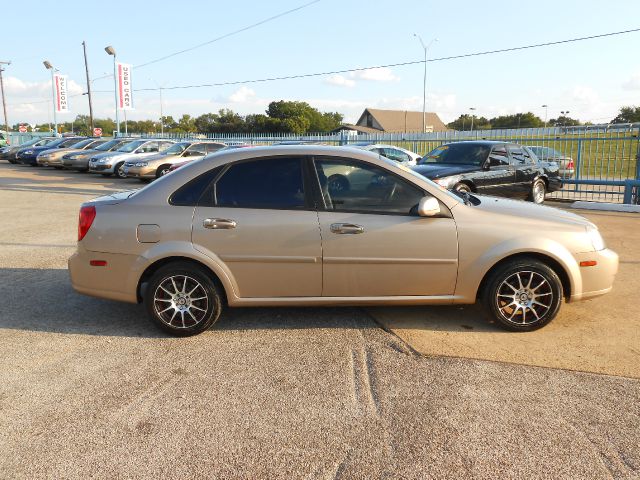 2006 Suzuki Forenza Base