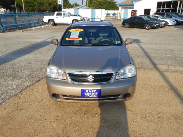 2006 Suzuki Forenza Base