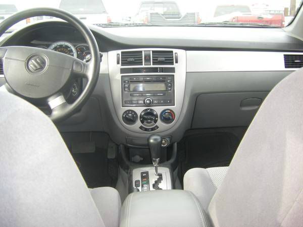 2006 Suzuki Forenza Base
