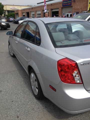 2006 Suzuki Forenza Base