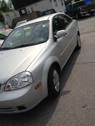 2006 Suzuki Forenza Base