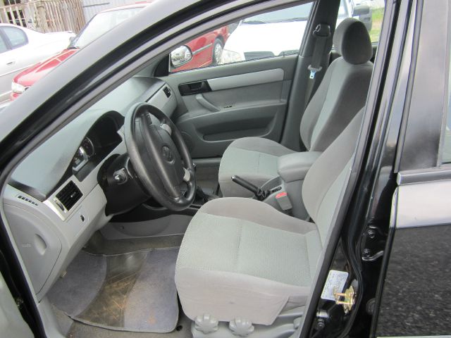 2006 Suzuki Forenza Base