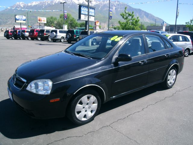 2006 Suzuki Forenza Base