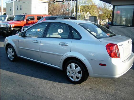 2007 Suzuki Forenza Base