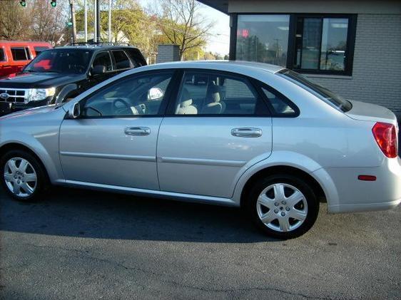 2007 Suzuki Forenza Base