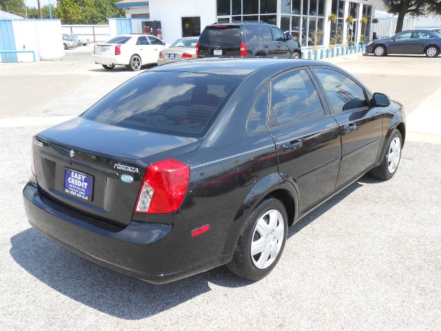 2007 Suzuki Forenza Base
