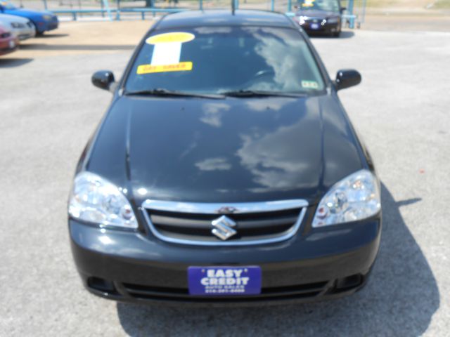 2007 Suzuki Forenza Base
