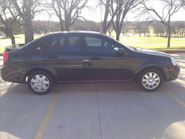 2007 Suzuki Forenza Base