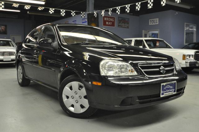 2007 Suzuki Forenza Base