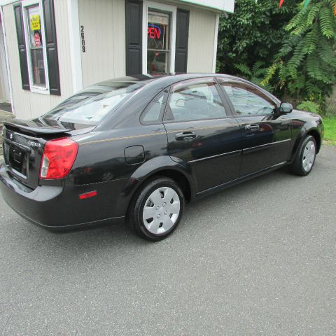 2008 Suzuki Forenza Base