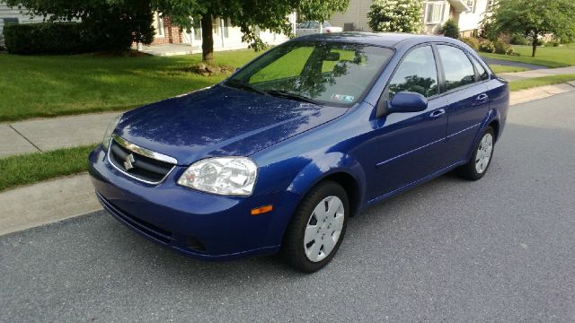 2008 Suzuki Forenza Base