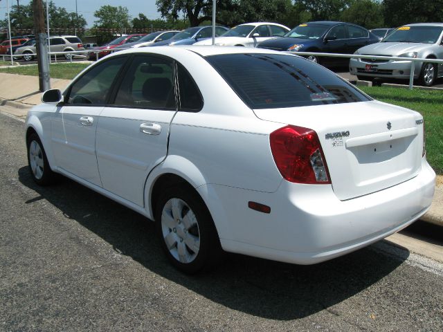 2008 Suzuki Forenza Base