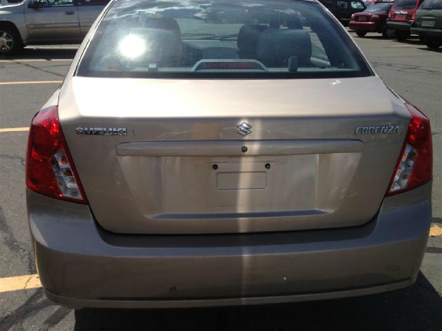 2008 Suzuki Forenza Base