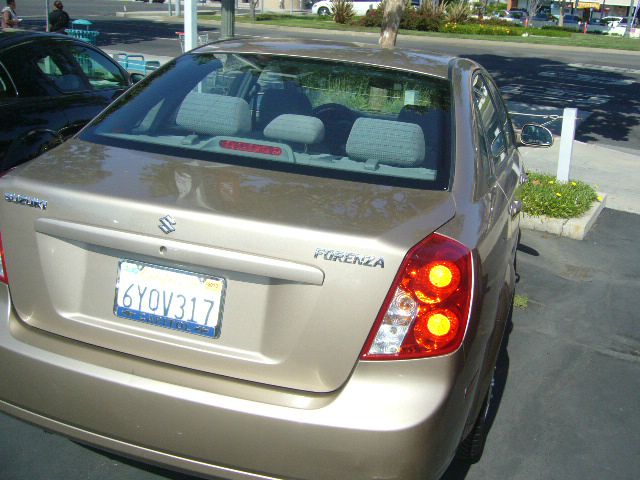 2008 Suzuki Forenza Base