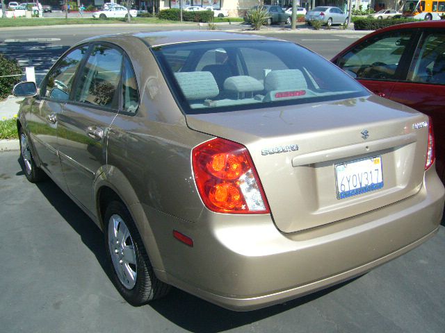 2008 Suzuki Forenza Base