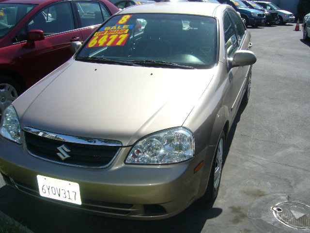 2008 Suzuki Forenza Base