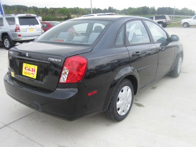 2008 Suzuki Forenza Base