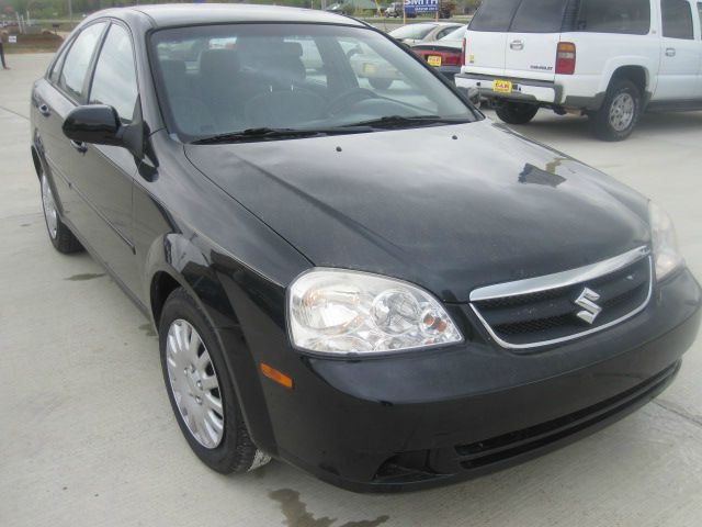 2008 Suzuki Forenza Base